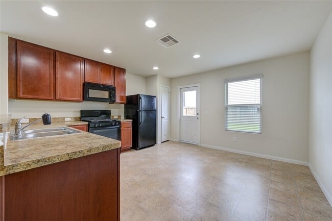 Building Photo - 1315 Pease River Ln