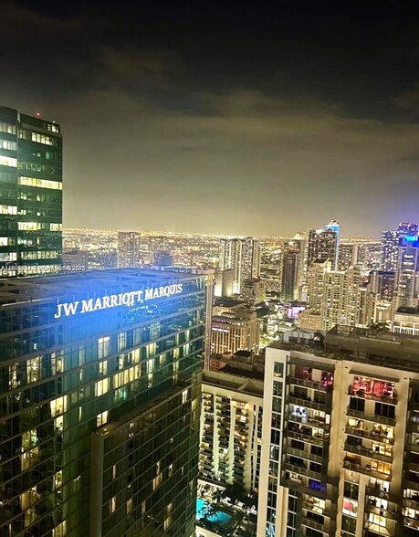 Building Photo - 300 Biscayne Boulevard Way