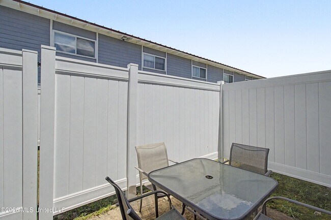 Building Photo - 1664 Beach Blvd
