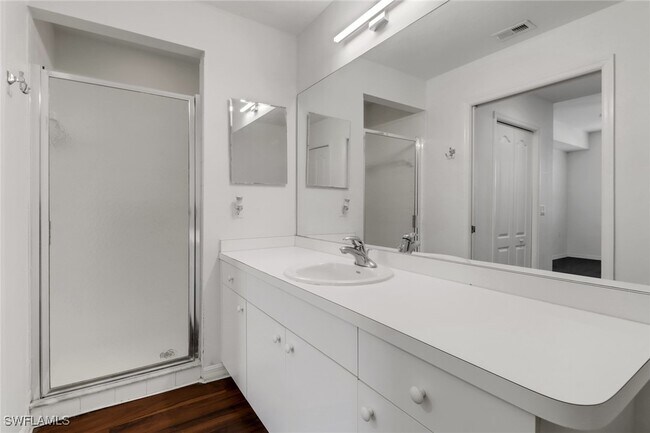 Building Photo - 8550 Kingbird Loop