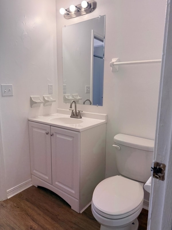 Building Photo - 460 Crabapple Ct