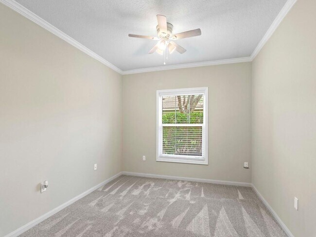 Building Photo - 5095 Fairways Cir