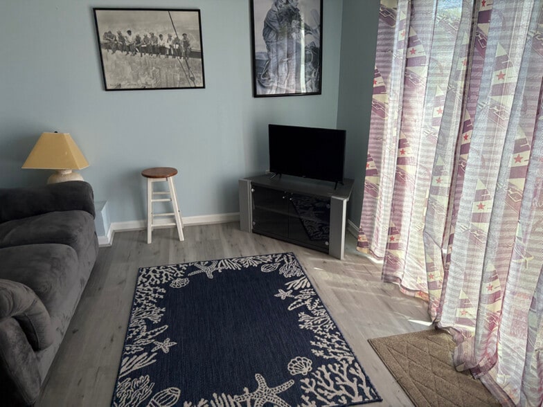 Building Photo - 10 Allagash Trail