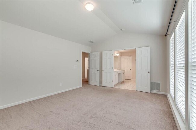 Building Photo - 2262 Young America Dr NE