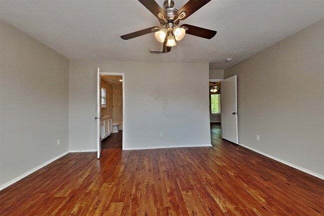 Building Photo - 19538 Shady Bank Dr