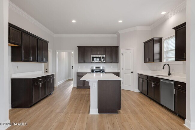Building Photo - 106 Bejeweled Ave