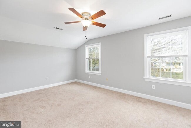 Building Photo - 1445 Heatherstone Dr