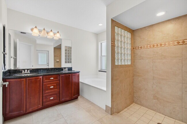 Building Photo - 9308 Lake Serena Dr
