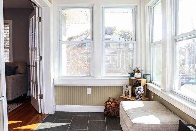 Building Photo - 36 Lancaster St