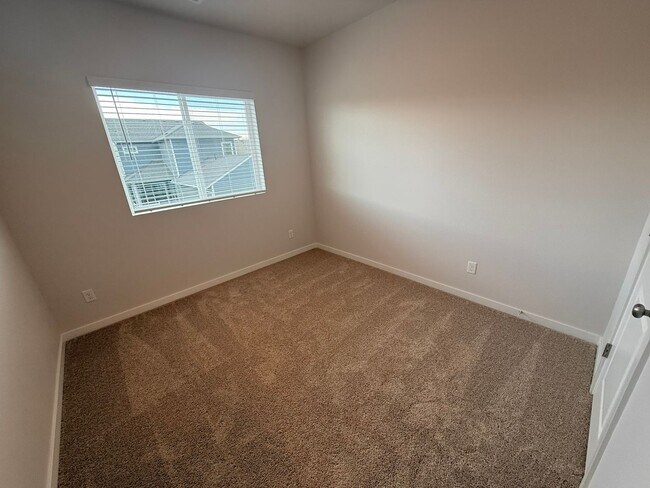 Building Photo - New 2026 3-Bedroom Townhome in Kinston Near HUB