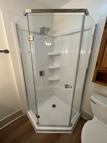 Building Photo - 700 Ravenswood Ave