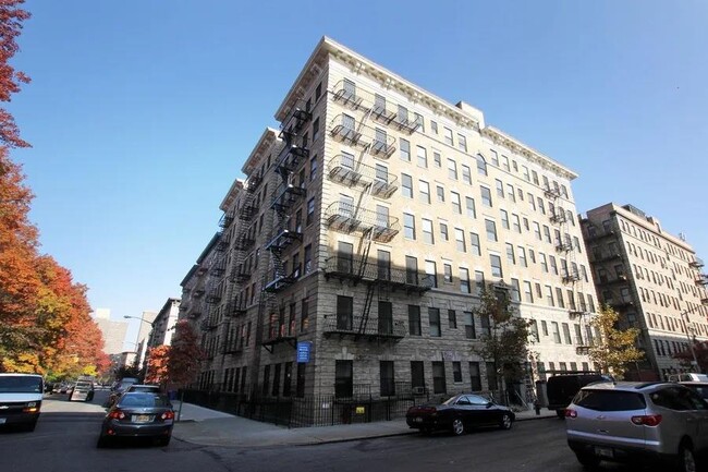 Building Photo - 305 W 150th St