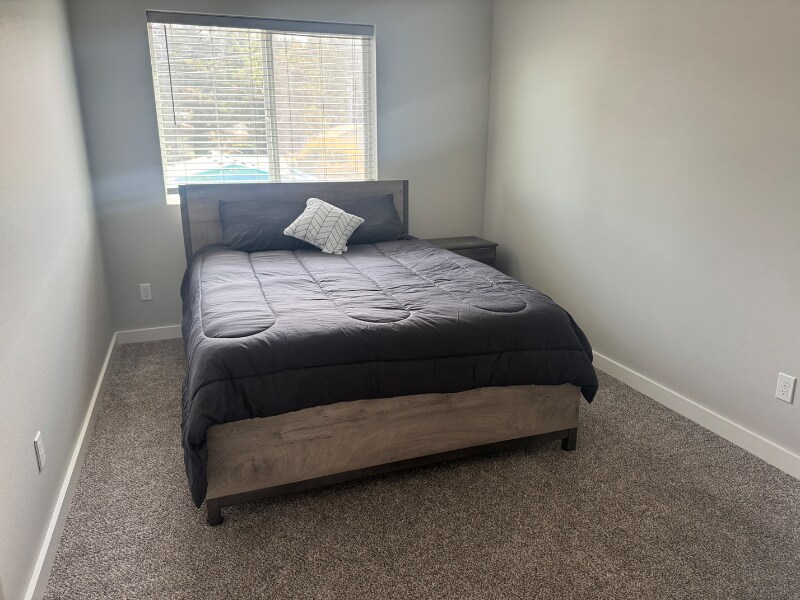 Building Photo - 427 SE Inlet Ave