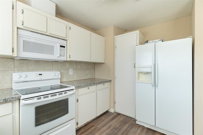 Building Photo - 7306 Thistleglen Cir