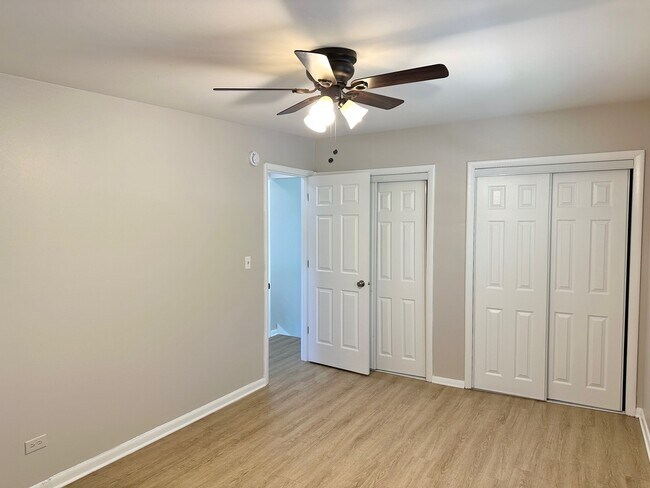 Building Photo - 525 Ryan Ln