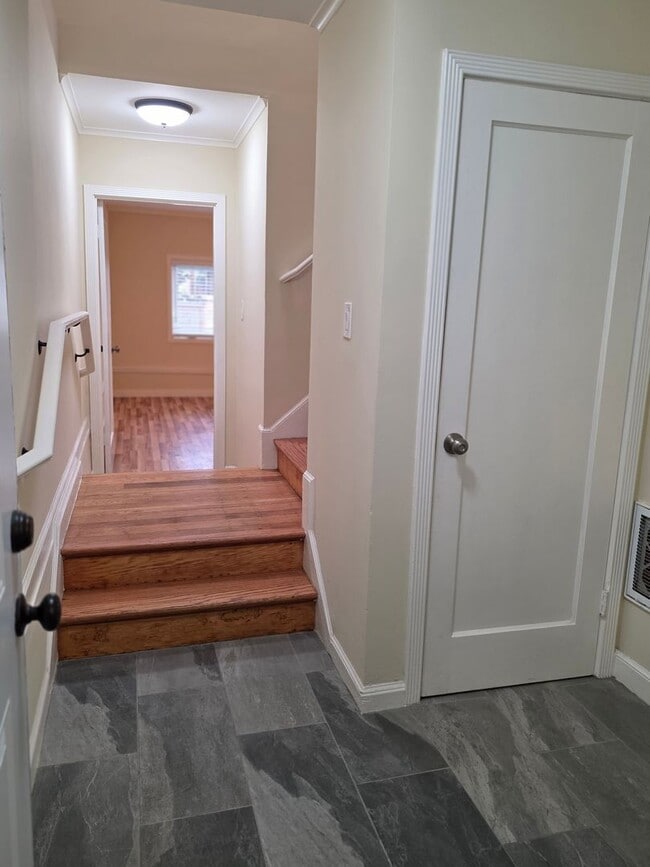 Building Photo - Remodeled Home 2 Blocks from Ocean Beach