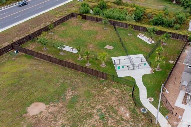 Building Photo - 25 Xavier Ave