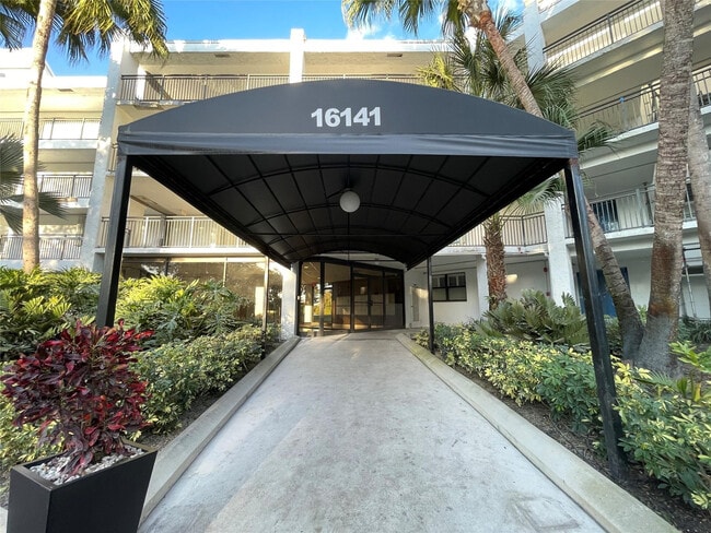 Building Photo - 16141 Blatt Blvd