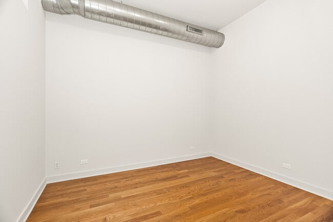 Building Photo - 1755 N Damen Ave