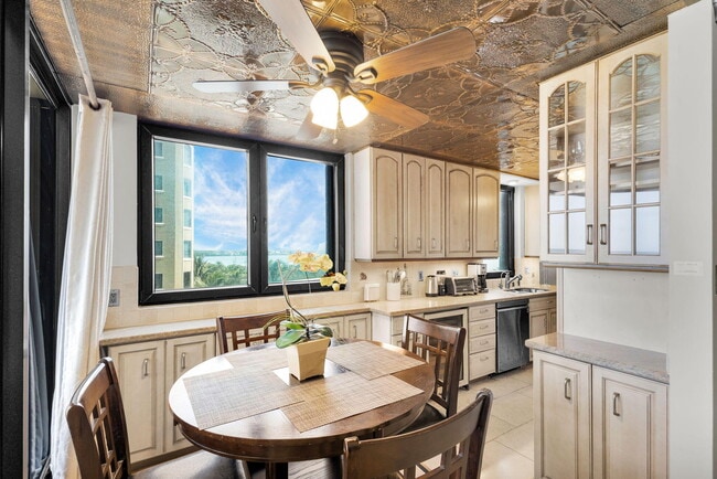Building Photo - 5380 N Ocean Dr