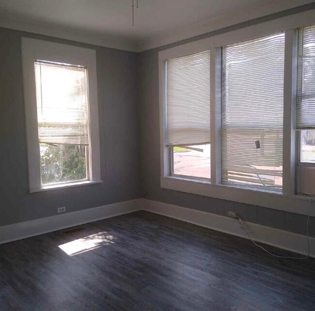 Building Photo - 212 S Bonner St