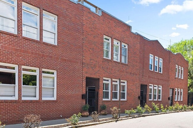 Building Photo - 230 Bradberry St SW