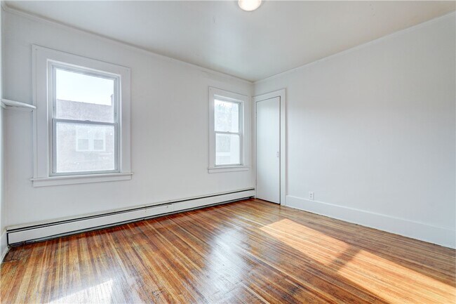 Building Photo - 2247 Clifford Ave