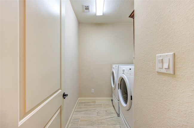 Building Photo - 67 Blissful Ridge Ct