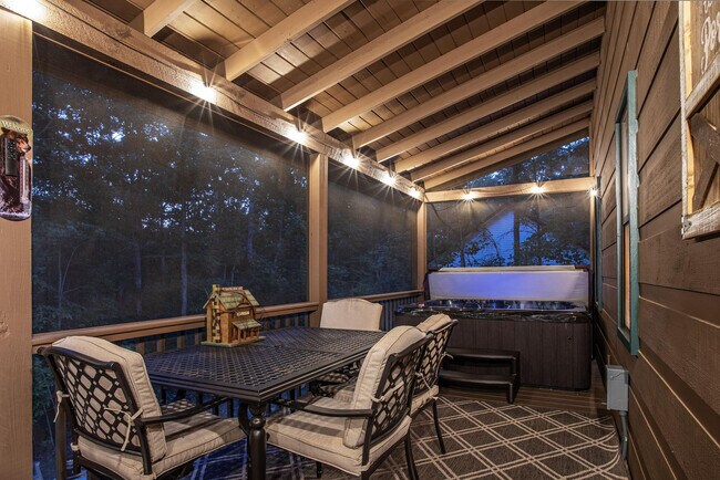 Building Photo - 4050 Henson Rd