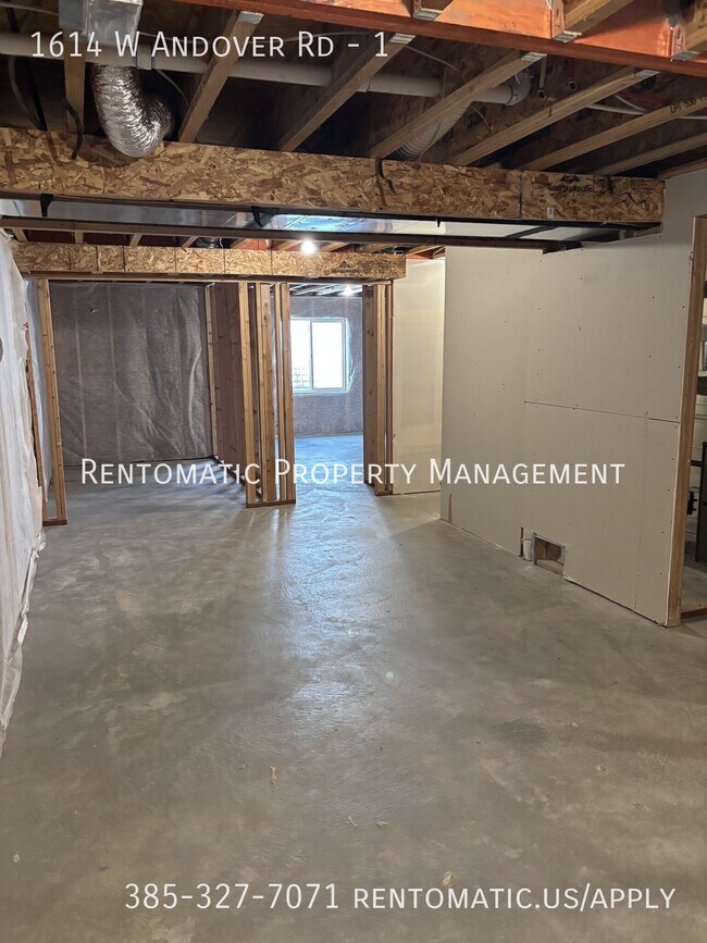 Building Photo - 1614 Andover Rd
