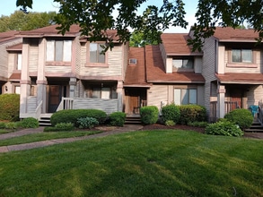 Building Photo - 205 Misty Point Ln