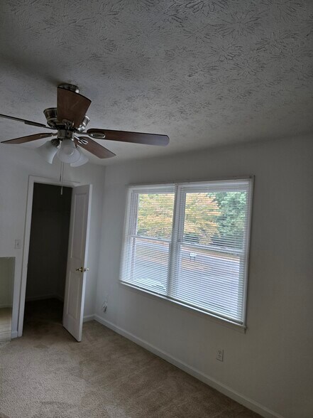 2nd bedroom - 4485 Golf Vista Cir