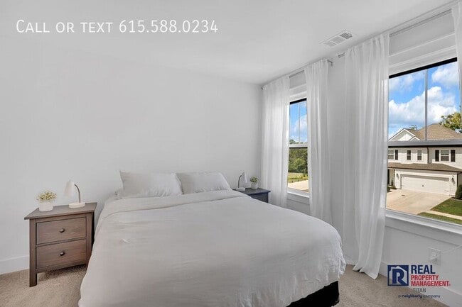 Building Photo - 613 Conifer Dr