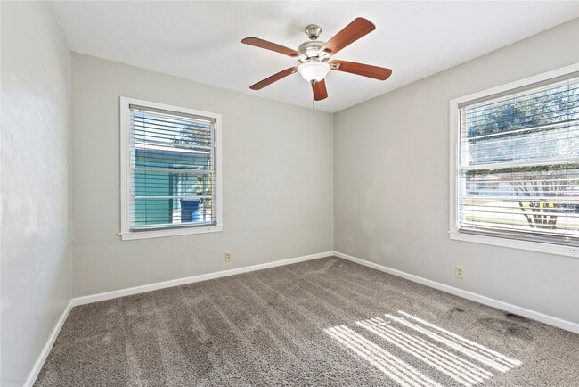 Building Photo - 322 24th Ave N