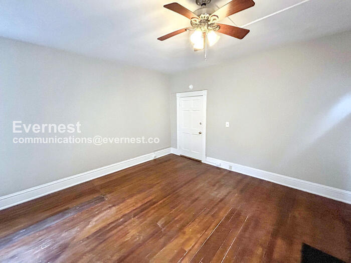 Building Photo - 1605 Grove Ave