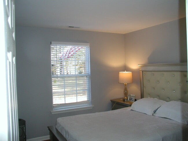 Building Photo - Villages at Berkley - Two bedroom two bath...