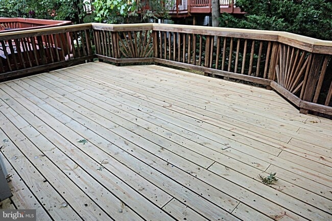 Building Photo - A gorgeous townhouse with one-car garage in a desired community in Germantown!
