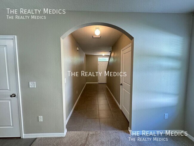 Building Photo - 1018 Ashentree Dr