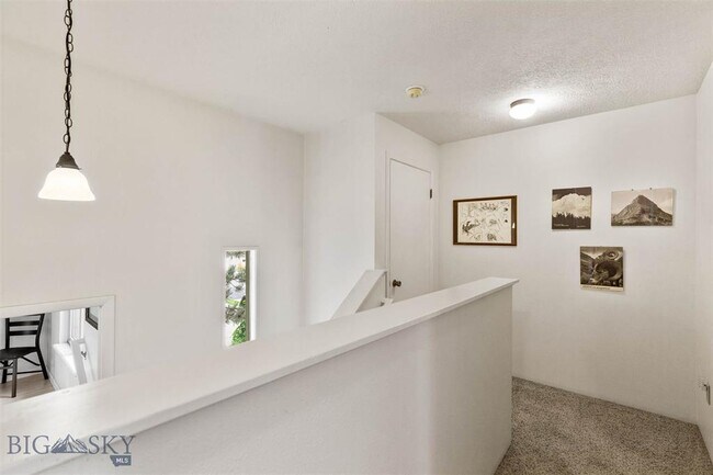 Building Photo - 10 Gallatin Dr