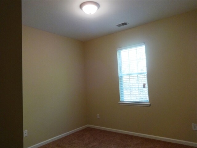 Building Photo - 113 Sumpter Hill Dr