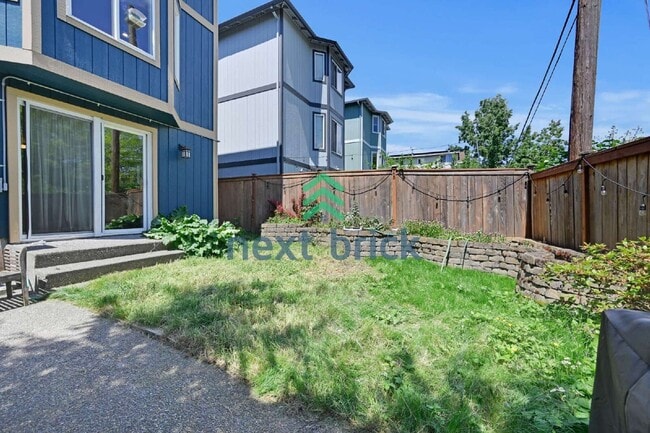 Building Photo - Discover Spacious Comfort: 4-Bedroom Gem with 2.5 Baths