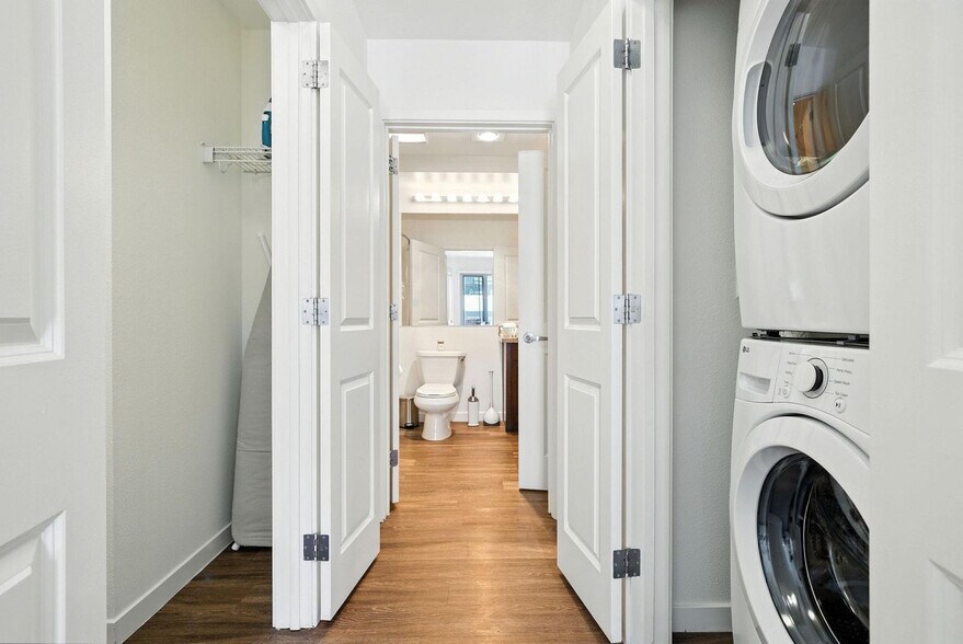 Building Photo - 1201 4th St