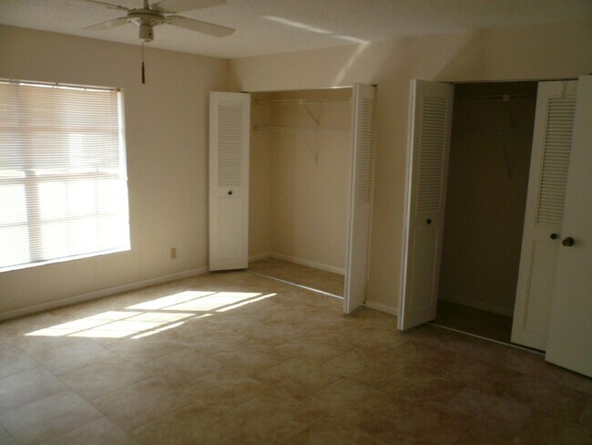 Building Photo - 442 Franconia Cir