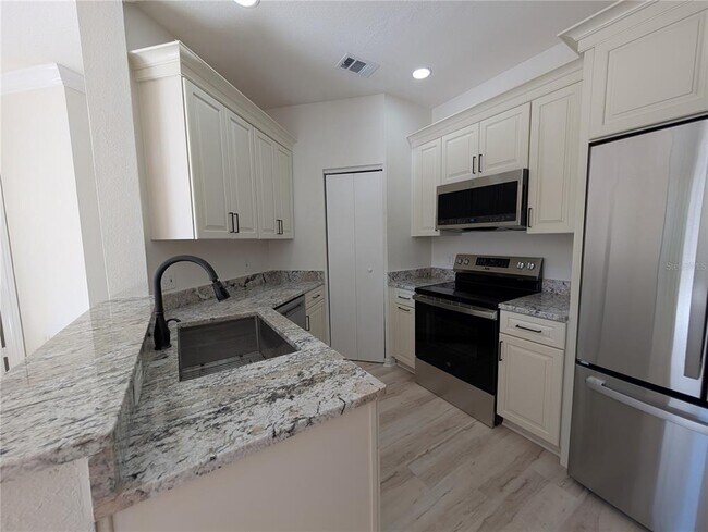 Building Photo - 2107 Portofino Pl