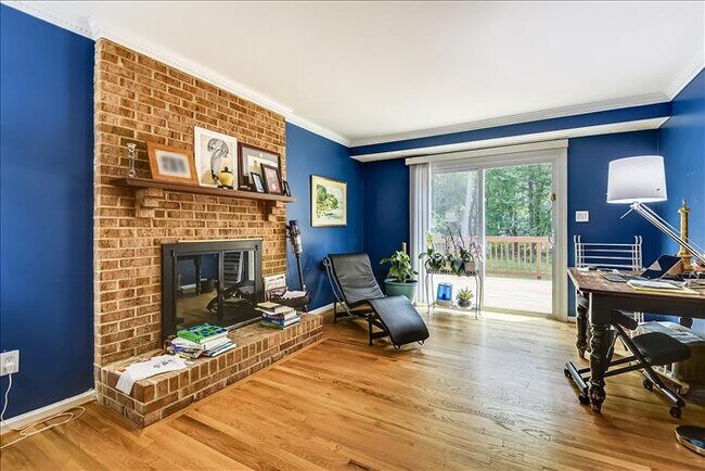 Den - 2154 Silentree Dr