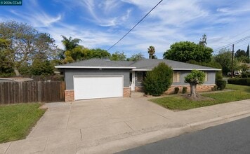 Building Photo - 2859 Foskett Ave