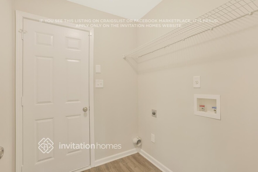 Building Photo - 1009 Meadow Glen Cir