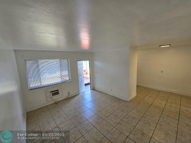 Building Photo - 2817 Van Buren St