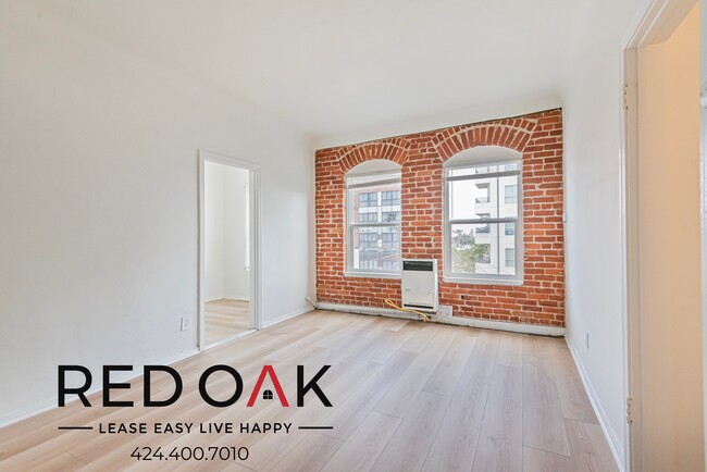 Building Photo - 974 1/2 Gramercy Pl-506