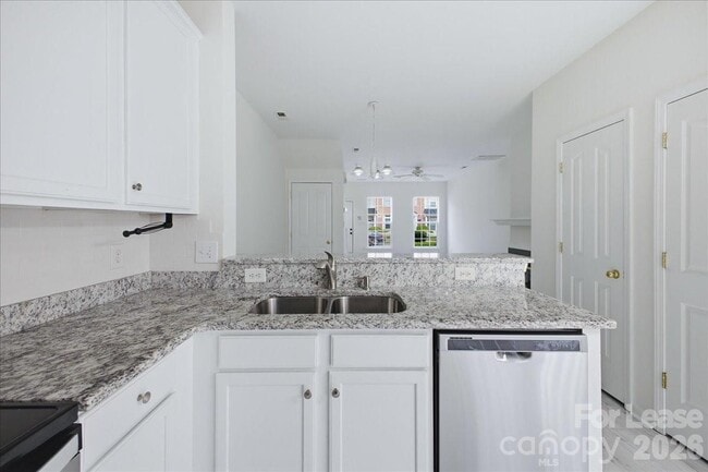 Building Photo - 6928 Creft Cir